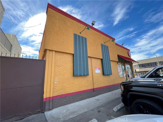 Exterior, Facade, None