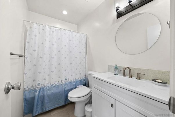 Bathroom, Interior, Recessed Lighting
