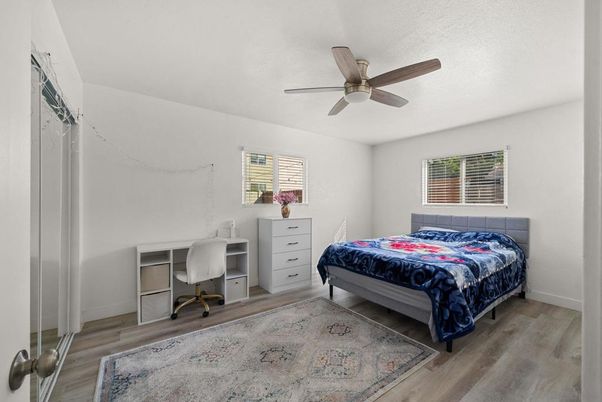 Bedroom, Home Office, Interior, Wood Texture Flooring