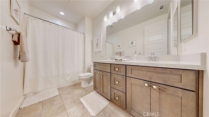 Bathroom, Dual Sink Vanities, Interior, Recessed Lighting