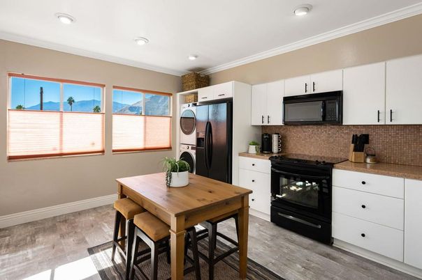 Dining room, Interior, Kitchen, Recessed Lighting, Wood Texture Flooring
