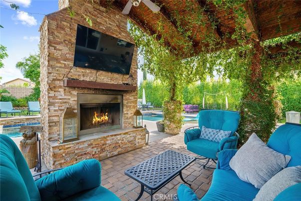 Exterior, Fireplace, Pool