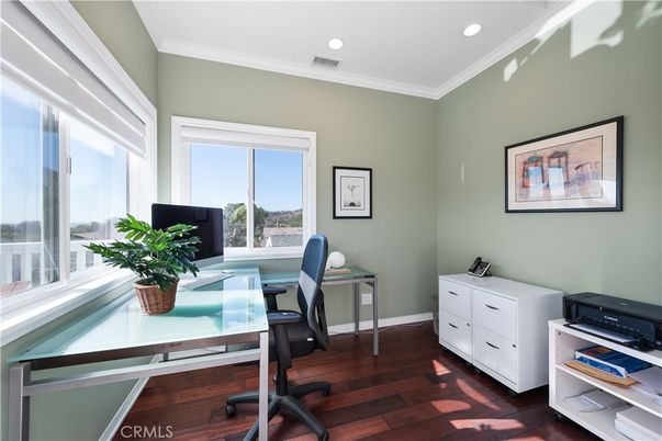 Home Office, Interior, Recessed Lighting, Wood Texture Flooring