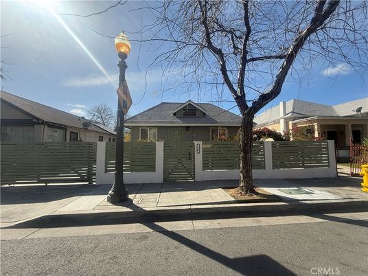 Exterior, Facade, Ranch