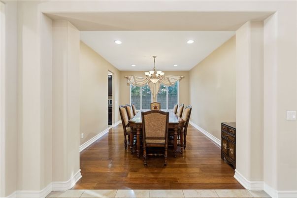 Chandelier, Dining room, Interior, Recessed Lighting, Wood Texture Flooring