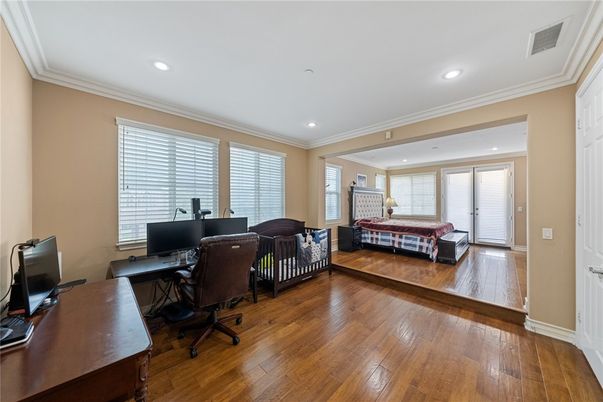 Bedroom, Home Office, Interior, Recessed Lighting, Wood Texture Flooring