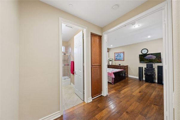Bathroom, Interior, Recessed Lighting, Wood Texture Flooring