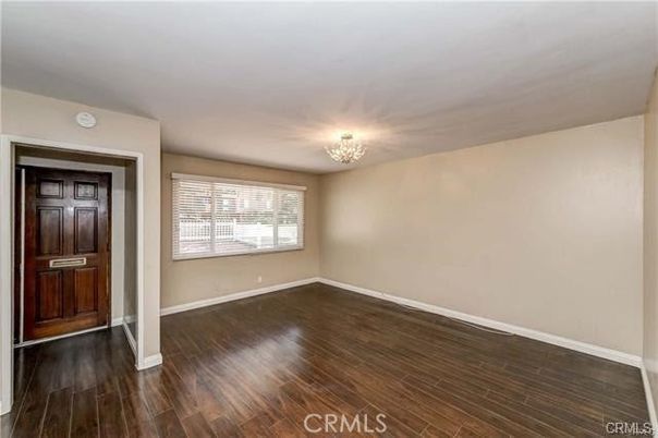Chandelier, Empty room, Interior, Wood Texture Flooring