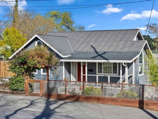 Exterior, Facade, American Craftsman