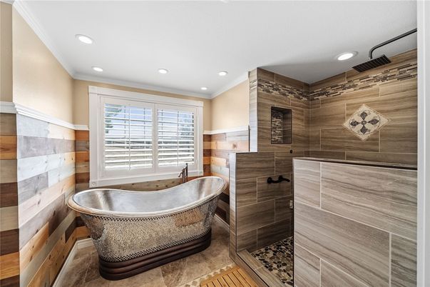 Bathroom, Free Standing Baths, Interior, Recessed Lighting, Wooden Walls