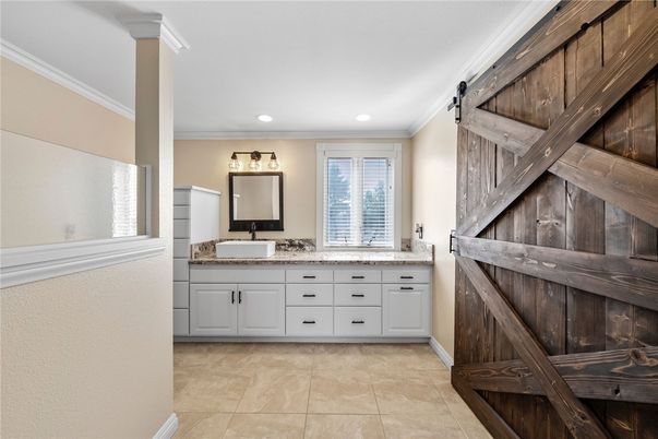 Bathroom, Dual Sink Vanities, Interior, Recessed Lighting
