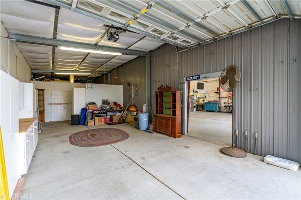 Garage, Interior