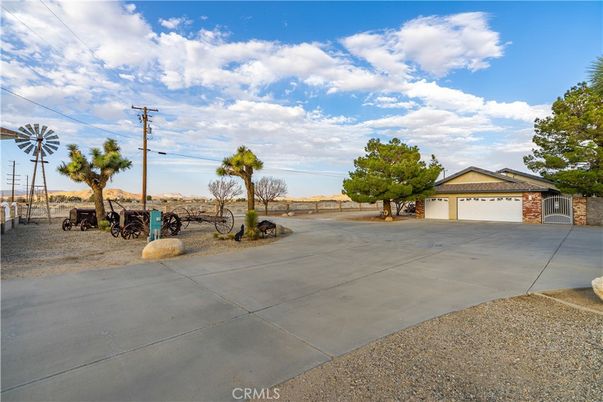 Backyard, Detached Garage, Exterior