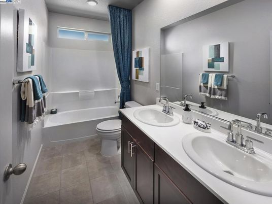 Bathroom, Dual Sink Vanities, Interior, Recessed Lighting