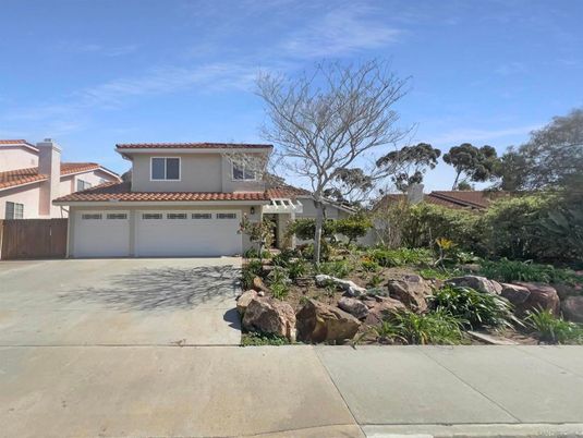 Attached, Exterior, Facade, Mediterranean