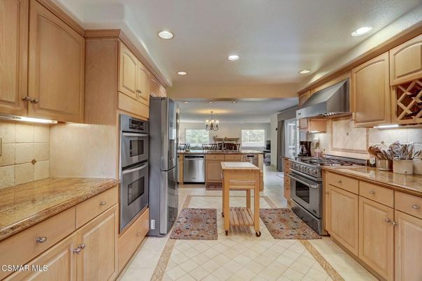 Chandelier, Interior, Kitchen, Recessed Lighting, Stainless Steel Appliances