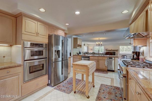 Chandelier, Interior, Kitchen, Recessed Lighting, Stainless Steel Appliances
