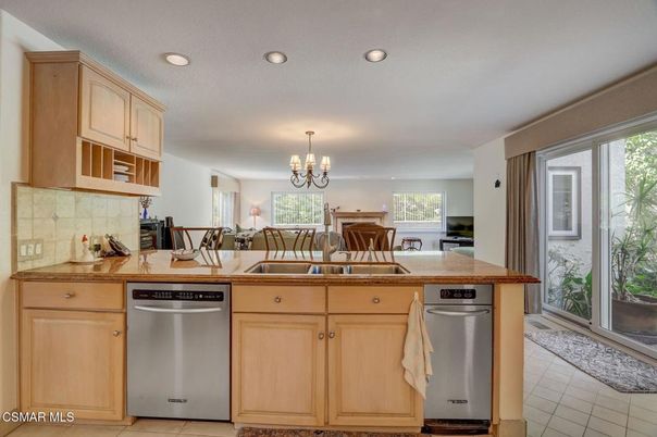 Chandelier, Dining room, Interior, Kitchen, Recessed Lighting, Stainless Steel Appliances