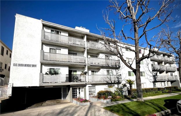 Exterior, Facade, Condo Building