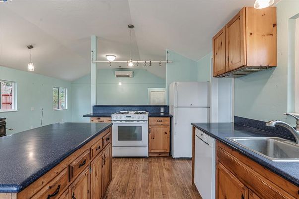 Interior, Kitchen, Pendant Lights, Wood Texture Flooring