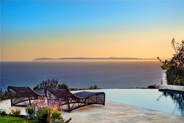 Exterior, Pool, Water