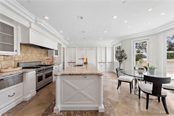 Dining room, Interior, Kitchen, Recessed Lighting, Stainless Steel Appliances