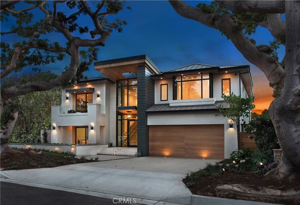 Attached, Exterior, Facade, Modern