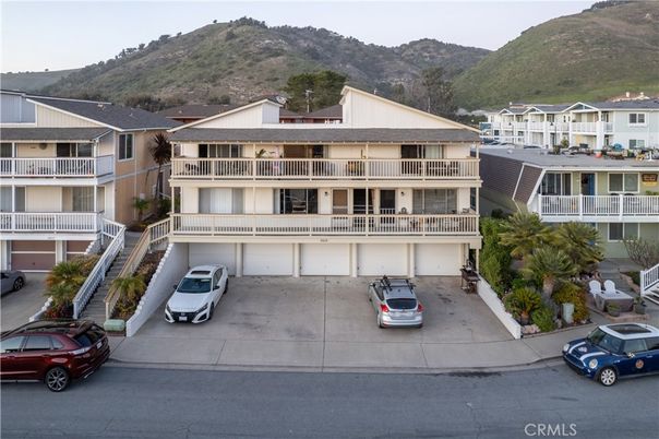 Exterior, Facade, Condo Building