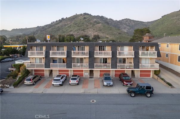Exterior, Facade, Condo Building