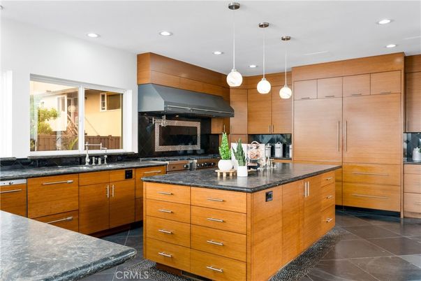 Interior, Kitchen, Pendant Lights, Recessed Lighting, Stainless Steel Appliances