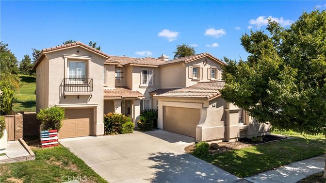 Attached, Exterior, Facade, Mediterranean