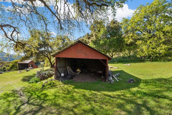 Backyard, Detached Garage, Exterior