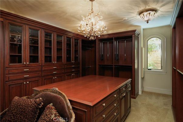Chandelier, Interior, Walk-in Closets