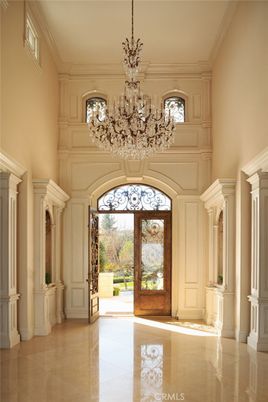 Chandelier, Interior