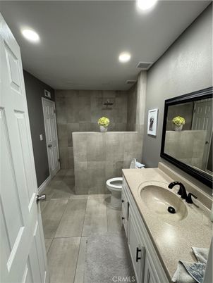 Bathroom, Interior, Recessed Lighting