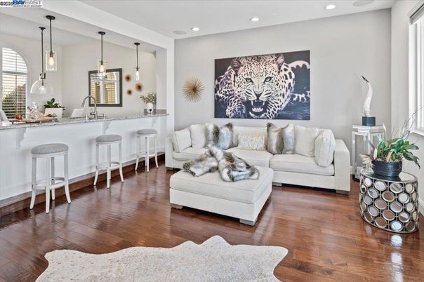 Interior, Kitchen, Living room, Pendant Lights, Recessed Lighting, Wood Texture Flooring