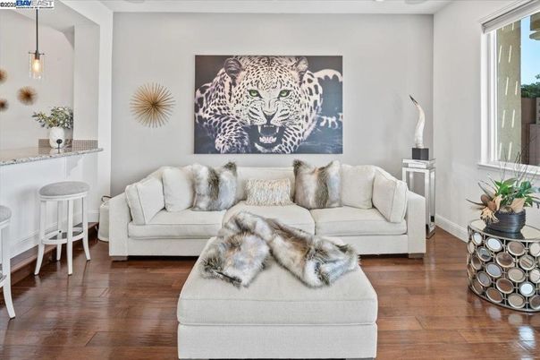 Interior, Living room, Pendant Lights, Wood Texture Flooring