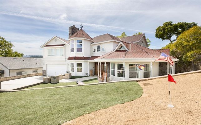Backyard, Exterior, Facade, Queen Anne Victorian