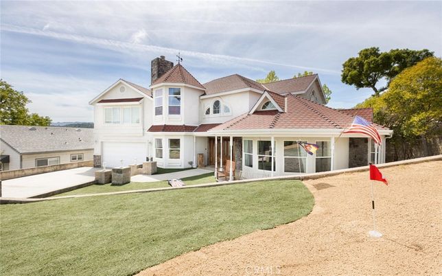 Backyard, Exterior, Facade, Queen Anne Victorian