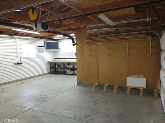 Garage, Interior, Wooden Beams