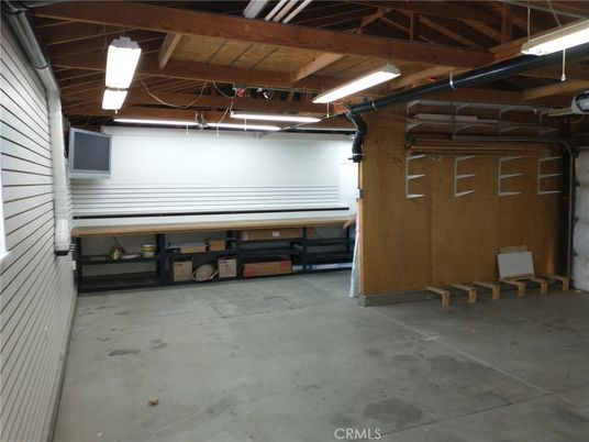 Garage, Interior, Wooden Beams