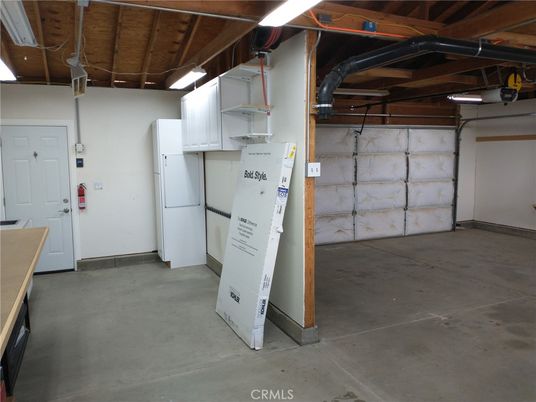 Garage, Interior, Washer, Wooden Beams