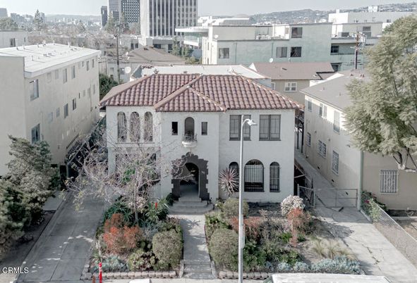 Exterior, Drone