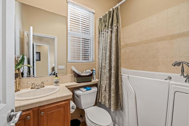 Bathroom, Interior, Tile Countertops
