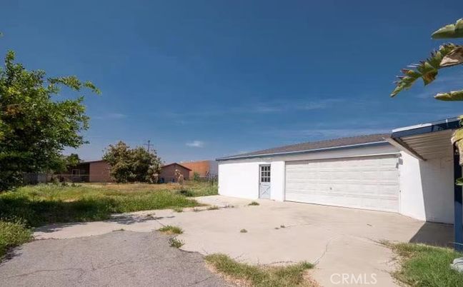 Backyard, Detached Garage, Exterior