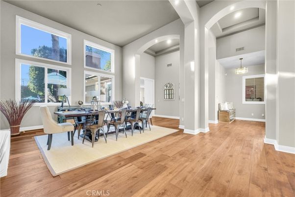 Chandelier, Dining room, Interior, Recessed Lighting, Wood Texture Flooring