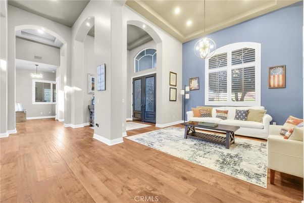 Interior, Living room, Pendant Lights, Recessed Lighting, Wood Texture Flooring