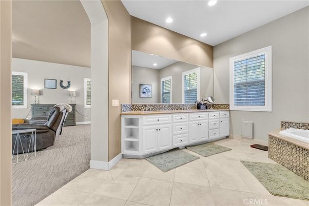 Bathroom, Dual Sink Vanities, Interior, Recessed Lighting