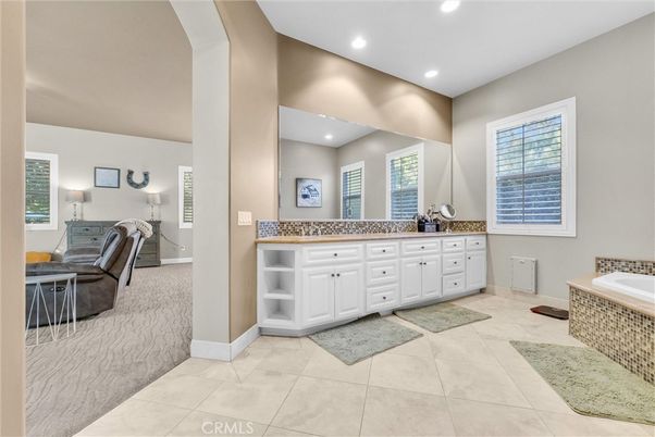 Bathroom, Dual Sink Vanities, Interior, Recessed Lighting