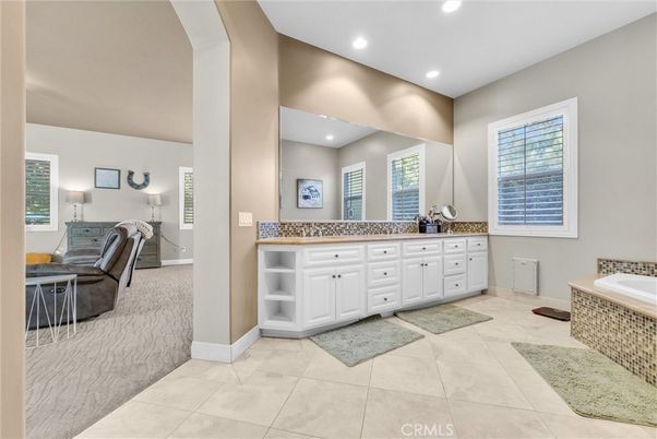 Bathroom, Dual Sink Vanities, Interior, Recessed Lighting